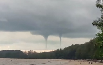 В Таиланде очевидцы сняли над морем двойной смерч (видео)