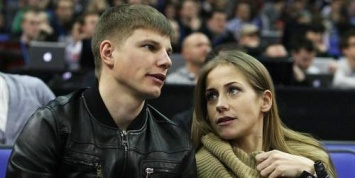 Запретили выезд из страны или как Андрей Аршавин не полетит с Барановской в отпуск?
