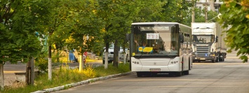 В Киеве автобусы и троллейбусы изменят маршруты: причина и карта движения