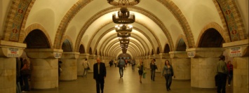 Зачем пылесосят тоннели и сколько всего эскалаторов: интересные факты о метро Киева