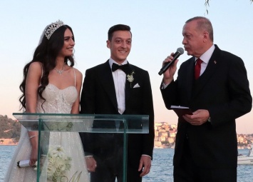 Эрдоган стал свидетелем на свадьбе игрока лондонского "Арсенала"