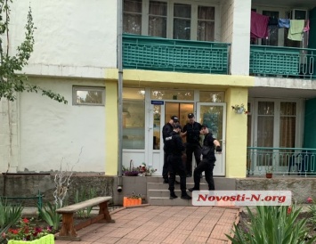 В Коблево неизвестные атаковали базу отдыха: люди не могут ни зайти, ни выйти