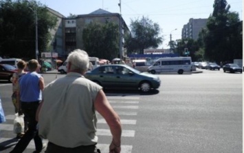 Днепрянка предлагает наказывать пешеходов за нарушение ПДД