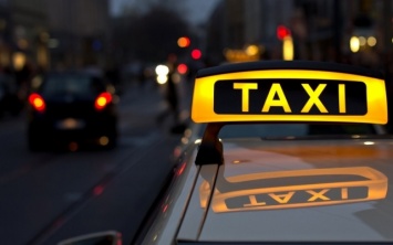 Таксист из Одессы унижает пассажиров иностранцев