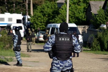ФСБ проводит новые обыски и задержания по делам "Хизб ут-Тахрир"
