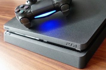 Ценник на приставку Sony PlayStation 4 может уменьшиться в 2 раза