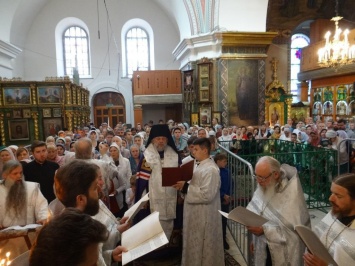 Чин освящения медицинских халатов состоялся в столице Крыма