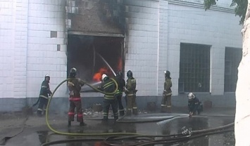 В Луганске произошел пожар на заводе