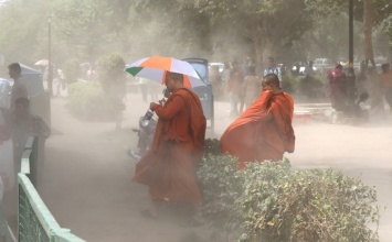 Столице Индии угрожают пыльные бури, которые уже унесли жизни 34 человек