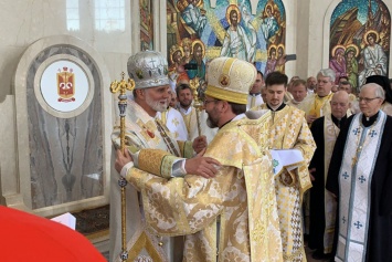 Украинцам назвали "божественный" доход украинской церкви: от таких зарплат падает челюсть