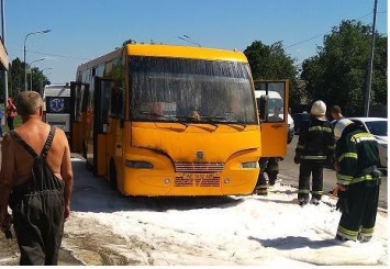 Молодая павлоградка получила травму в результате паники, возникшей в горящем автобусе