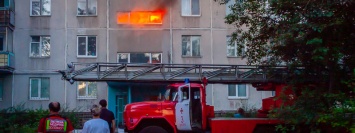 В Днепре на проспекте Слобожанском в многоквартирном доме одновременно горело два подъезда