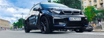 Активная езда по Киеву: как электрокар BMW i3s справился со слаломом и гонкой на время