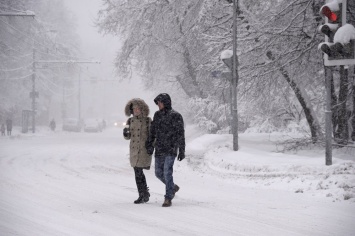 Безумная стихия окончательно добила украинцев: засыпало снегом, масштабы бедствия поражают
