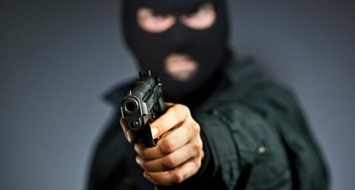 На Харьковщине осудили мужчину, который грабил АЗС и подстрелил милиционера