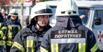 На Днепропетровщине обучают будущих пожарных-добровольцев: как проходят тренировки