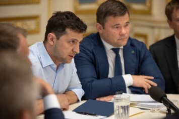 Зеленский убрал из международной делегации чиновника, заявившего, что Богдан попадает под люстрацию