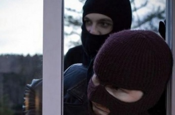 В Тернопольской области неизвестные в масках ограбили семью предпринимателя