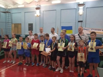 Криворожские теннисисты завоевали бронзу на областном чемпионате