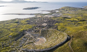 Необитаемый греческий остров Делос заселяют скульптурами Гормли