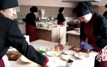 Студенты Новокаховского техникума будут кормить туристов на курортах Херсонщины