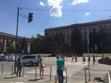 Будьте внимательны: в Днепре на Героев Майдана установили светофор, - ФОТО