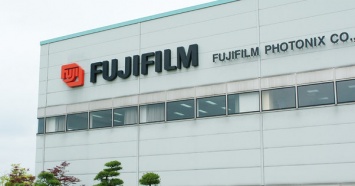 Назад к истокам: Fujifilm возвращается на рынок черно-белых фото