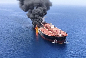 Россия совершила атаку на два танкера в Оманском заливе, - СМИ