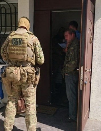 СБУ провела обыски у получателей "кокаиновой краски": груз оценили в 20 млн долларов