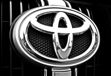 Toyota анонсировала появление новых функций безопасности