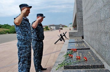 Симферопольские росгвардейцы посетили мемориальный комплекс «35-я башенная береговая батарея» в Севастополе