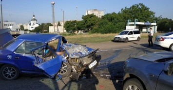Лобовое столкновение Mitsubishi и Fiat в Южноукраинске - один человек погиб