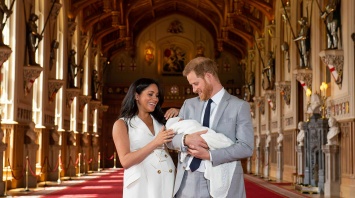 Новорожденный сын чувственно поздравил принца Гарри с Днем отца: фото