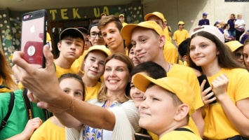 Елена Зеленская посетила детский лагерь "Артек"