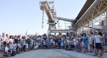 «Ника-Тера» устроила День Семьи для детей портовиков (ФОТО)