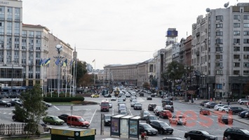 Пробки в Киеве: стоят мосты, на выезде с Троещины шесть ДТП