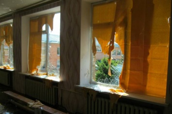В Сватово из-за непогоды повреждены 17 домов, школа и склад предприятия