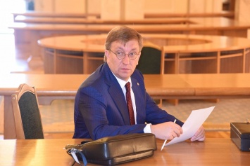 Разведчик Зеленского Бухарев объяснил миллионы в декларации, связи с Кварталом 95 и медаль ФСБ