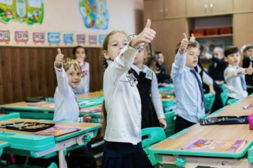 Зеленский отменил указ Кучмы об обязательном ношении школьной формы