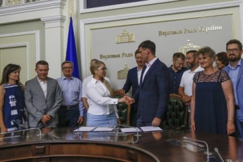 Тимошенко: решение проблем переселенцев и восстановление Донбасса - это начало пути к миру