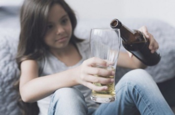 В ЮНИСЕФ рассказали о «помолодевшей» алкогольной зависимости украинских подростков