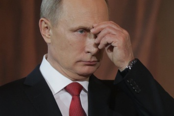 Путин взбесил россиян нелепым пафосом: "В домашнем халате"