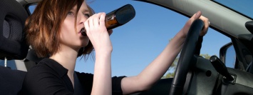 В Днепре пьяная женщина на авто устроила ДТП