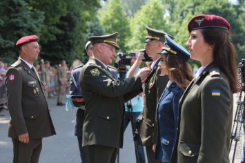 Десантники, морпехи, спецназ, тыловики: Военная академия Одессы выпустила почти 300 лейтенантов