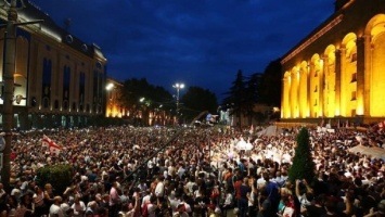 Под парламентом Грузии вновь началась акция протеста: оппозиция озвучила главные требования