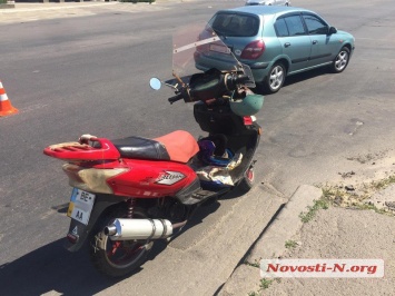 В Николаеве столкнулись «Ниссан» и мотоцикл: пострадала пассажирка