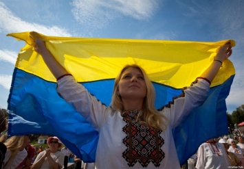Украинские политики цинично использовали детей для скандала: "с российскими флагами", детали и фото