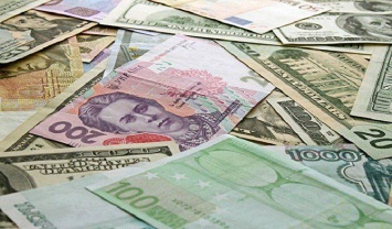 Курс евро растет быстрее, чем курс доллара: как это отразится на украинской гривне