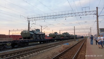 Россия эшелонами везет "на парад" в Беларусь военную технику - Inform Napalm
