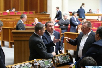 Зеленскому предложили наказать "кнопкодавов" по-настоящему: надо парламент, как в Британии